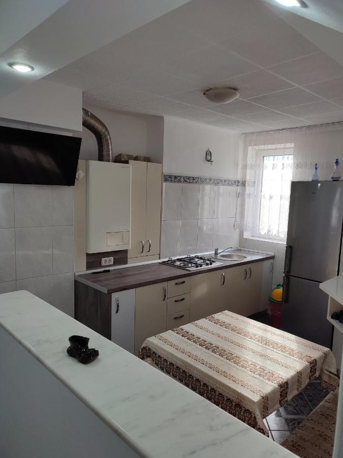Lafru Appartement Zărneşti Buitenkant foto