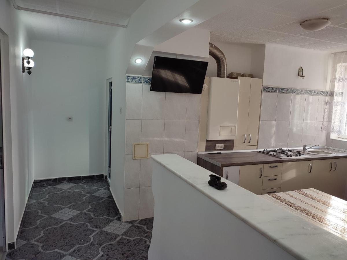 Lafru Appartement Zărneşti Buitenkant foto
