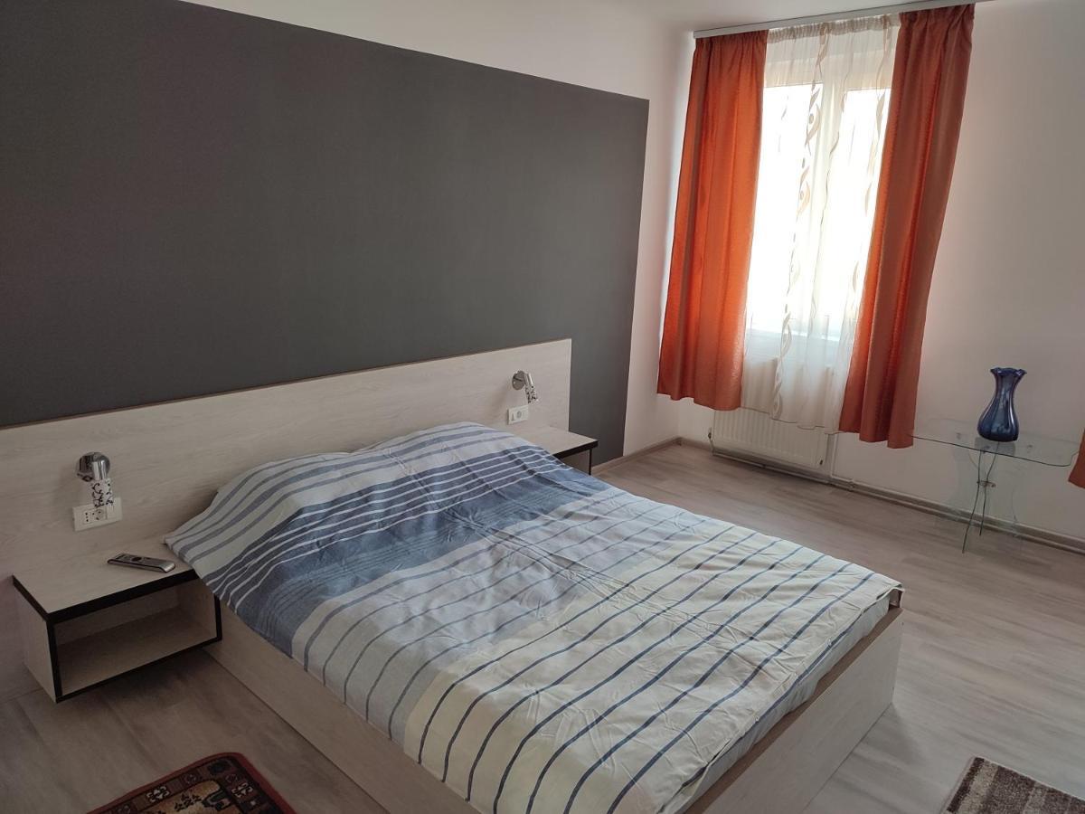 Lafru Appartement Zărneşti Buitenkant foto